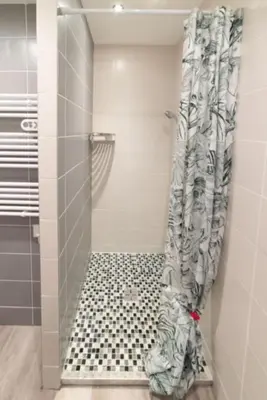 Salle de bains dans l'établissement Studio Green Groupama Lyon , Eurexpo Aréna