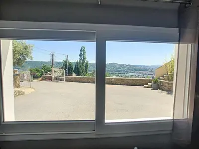 Vue générale sur la montagne ou vue sur la montagne depuis l'appartement