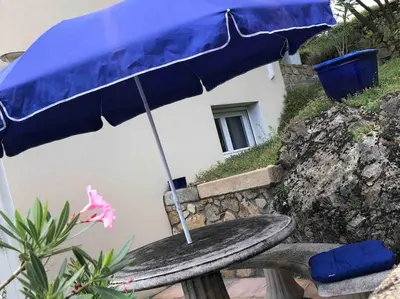 Jardin de l'établissement Condrieu, le Châtillon au cœur du vignoble belle vue sur vallée du Rhône