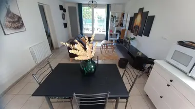 Cuisine ou kitchenette dans l'établissement Plaisir des prés - Appartement T3, jardin, parking