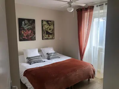 Un ou plusieurs lits dans un hébergement de l'établissement Appartement T2 spacieux et équipé