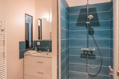 Salle de bains dans l'établissement Le Clos des Lanternes - 14 personnes
