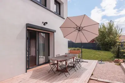 Jardin de l'établissement Le Clos des Lanternes - 14 personnes