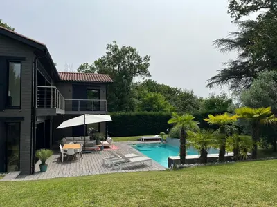 Piscine de l'établissement VILLA piscine à proximité de Lyon ou située à proximité