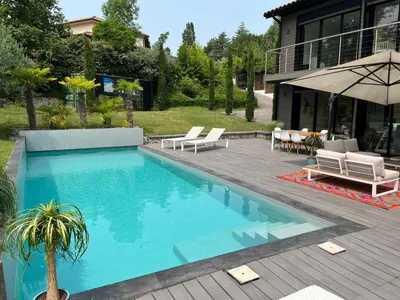 Piscine de l'établissement VILLA piscine à proximité de Lyon ou située à proximité