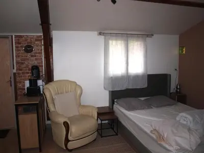 Un ou plusieurs lits dans un hébergement de l'établissement Studio Indépendant en Rez de jardin sans vis-à-vis