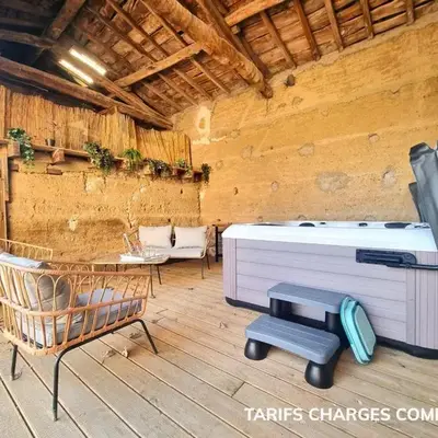 Gîte de Charme avec SPA et Parking Privé à la Campagne - FR-1-496-310