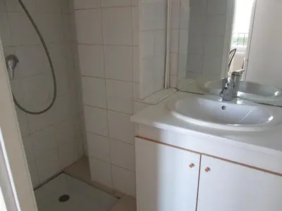 Salle de bains dans l'établissement Santy.
