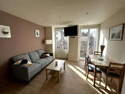 Coin salon dans l'établissement Appartement lumineux en centre-ville / Proche Gare