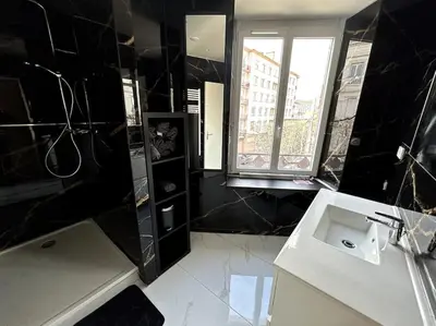 Cuisine ou kitchenette dans l'établissement Appartement lumineux en centre-ville / Proche Gare