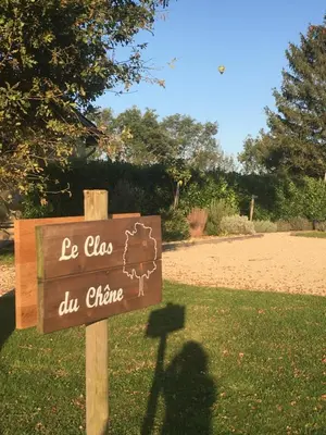 Jardin de l'établissement Le clos du chêne - Chambres dans maison Bressane à Saint Trivier sur Moignans