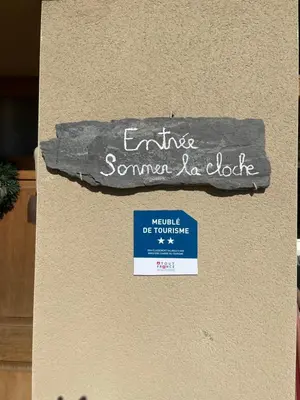 Certificat, récompense, panneau ou autre document affiché dans l'établissement Le clos du chêne - Chambres dans maison Bressane à Saint Trivier sur Moignans
