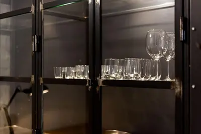 Boissons dans l'établissement Superbe studio style industriel à Charbonnière