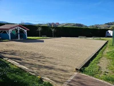 Tennis ou squash au sein de le camping ou à proximité