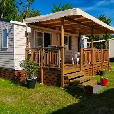 Bungalow charmant à Condrieu avec piscine partagée conviviale