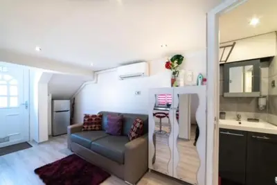 Cuisine ou kitchenette dans l'établissement Studio Ol Eurexpo axée Tramway Lyon