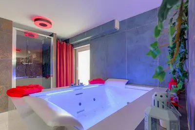 Salle de bains dans l'établissement Expérience des sens