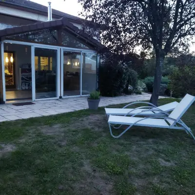 Jardin de l'établissement Chambre dans un écrin de verdure