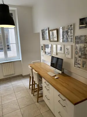 Télévision ou salle de divertissement dans l'établissement Chambre confort centre ville chez l'habitant