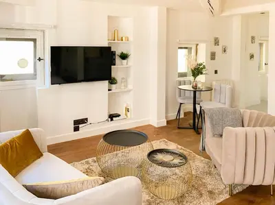 Télévision ou salle de divertissement dans l'établissement L'Amanté Spa -Balnéo -Vieux Lyon