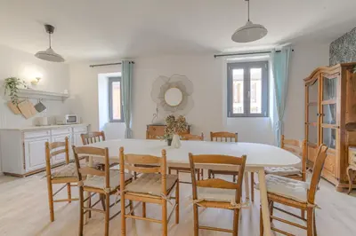 Cuisine ou kitchenette dans l'établissement Gîte La Terrasse, 4 chambres, 10 pers, Centre Ville