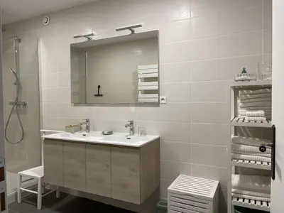 Salle de bains dans l'établissement Maison de village Cœur Andéol