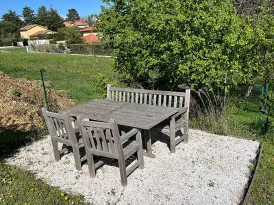 Jardin de l'établissement Comme dans un écrin - T2 de 50 m² avec jardin, terrasse et piscine