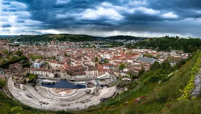 Vue générale sur la montagne ou vue sur la montagne depuis l'appartement