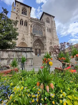 Jardin de l'établissement Cosylocation - Vue Théâtre Antique/Jardin de Cybèle