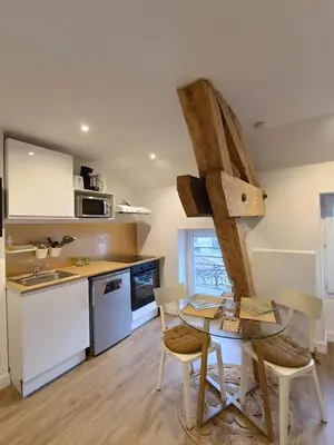 Cuisine ou kitchenette dans l'établissement Cosylocation - Cocooning- Vue Théâtre Antique