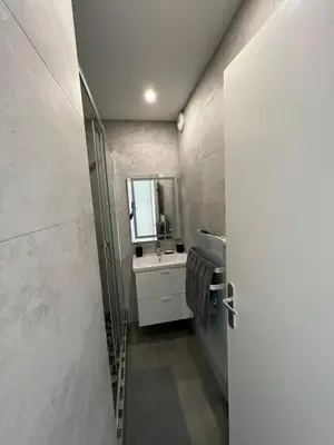 Salle de bains dans l'établissement Super 4 Pièces refait à neuf