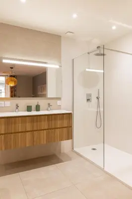 Salle de bains dans l'établissement Cœur Presqu'île Appartement spacieux AC