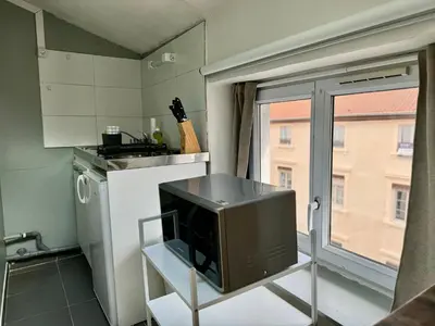 Cuisine ou kitchenette dans l'établissement Suite Jota - Appartement 2 personnes - Check in h24 & Wifi