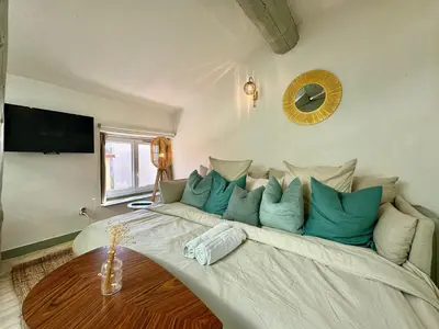 Télévision ou salle de divertissement dans l'établissement Suite Jota - Appartement 2 personnes - Check in h24 & Wifi