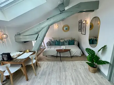 Coin salon dans l'établissement Suite Jota - Appartement 2 personnes - Check in h24 & Wifi