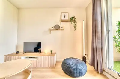 Télévision ou salle de divertissement dans l'établissement Le Verde - Ravissant appartement cosy
