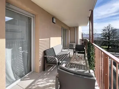 Balcon ou terrasse dans l'établissement Appartement cosy à Bron