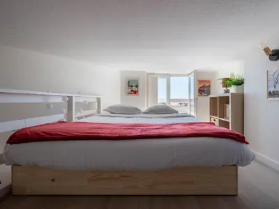Un ou plusieurs lits dans un hébergement de l'établissement BnGo I L'Élégant I Duplex Croix-Rousse vue sur Fourvière, 2 personnes, Cosy et moderne