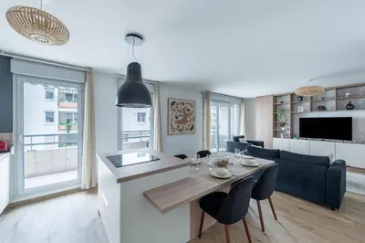 Télévision ou salle de divertissement dans l'établissement Le cinquième ciel - 75m2 avec garage privé
