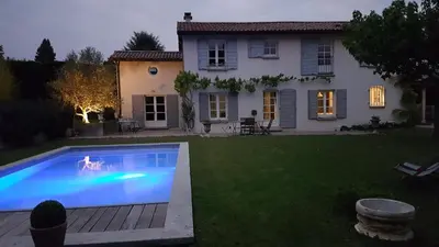 Piscine de l'établissement La Ruette aux Loups ou située à proximité