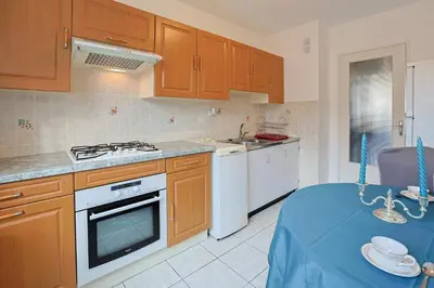 Cuisine ou kitchenette dans l'établissement Lumière et Espace, Lyon et Pilat à votre Portée