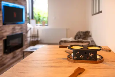 Télévision ou salle de divertissement dans l'établissement Suite Chalet K - Hyper Centre- Gare