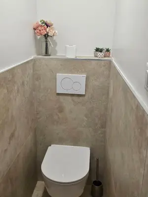 Salle de bains dans l'établissement Chambres d'Hotes Le Panoramic Chiroubles Beaujolais