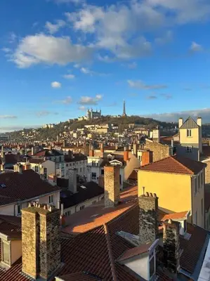 Vue générale sur Lyon ou vue de la ville depuis l'appartement