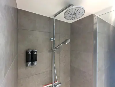 Salle de bains dans l'établissement Cosy 152 proche aéroport -gare-groupama stadium-lyon