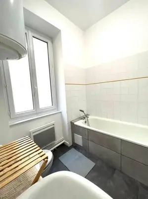 Salle de bains dans l'établissement Studio le «Victor Hugo» , hyper centre ville