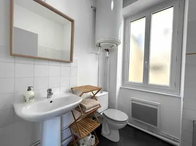 Salle de bains dans l'établissement Studio le «Victor Hugo» , hyper centre ville