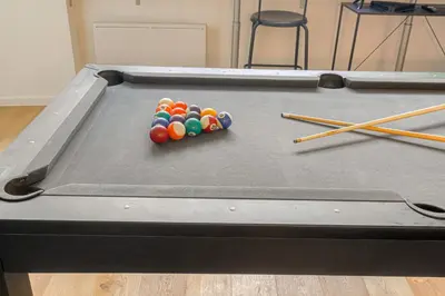 Billard dans l'établissement Cosy et Calme idéal déplacement pro