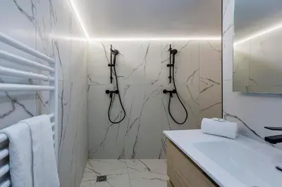 Salle de bains dans l'établissement Suite Romantique Balnéo Centre Lyon