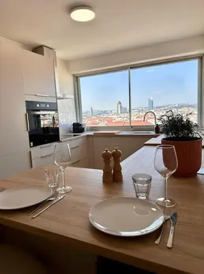 Cuisine ou kitchenette dans l'établissement Le Panoramic